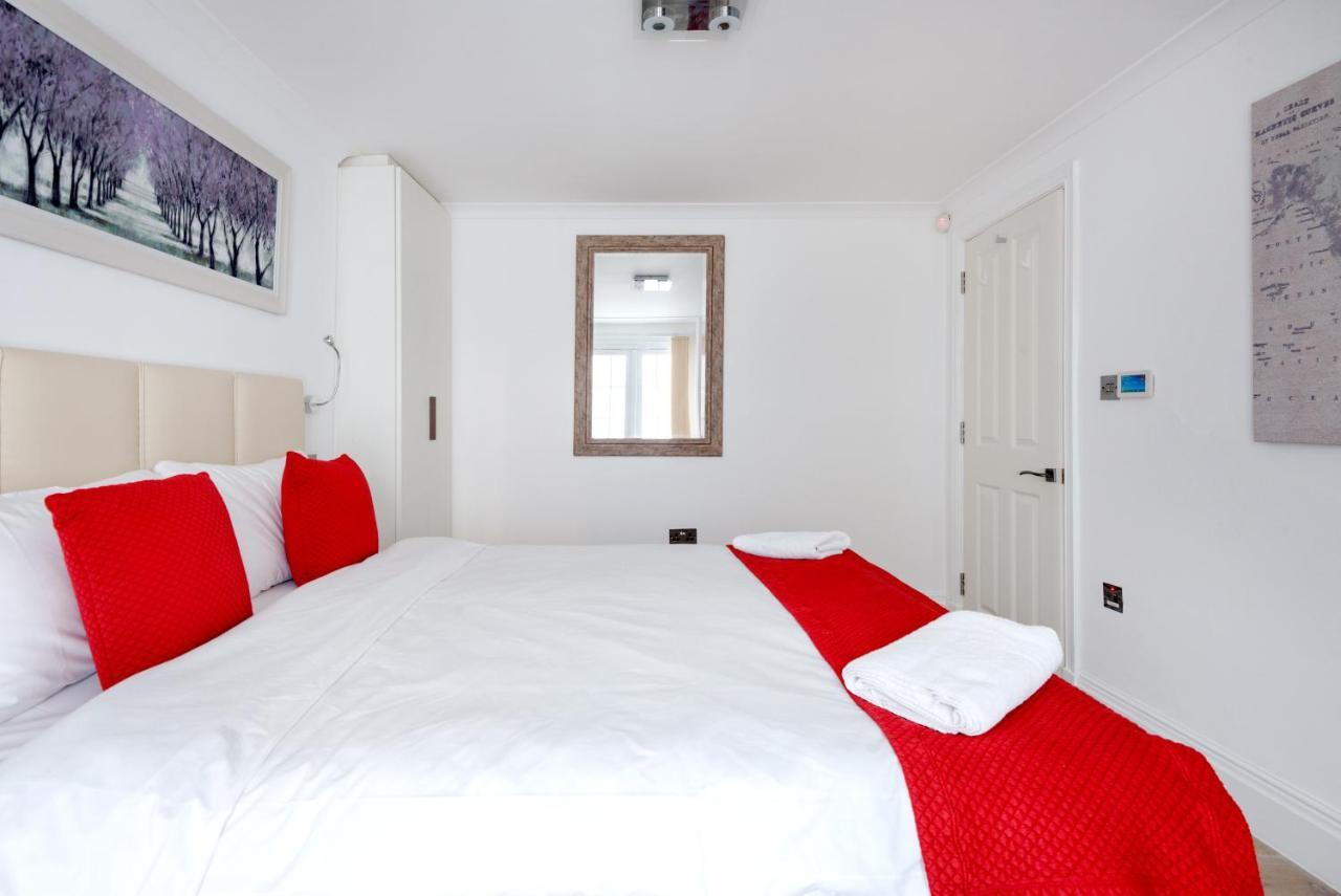 Appartamento Large Two Bed With Private Entrance And Patio *