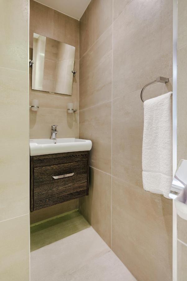 Appartamento Large Two Bed With Private Entrance And Patio *